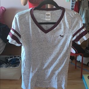 Pink t-shirt size xs